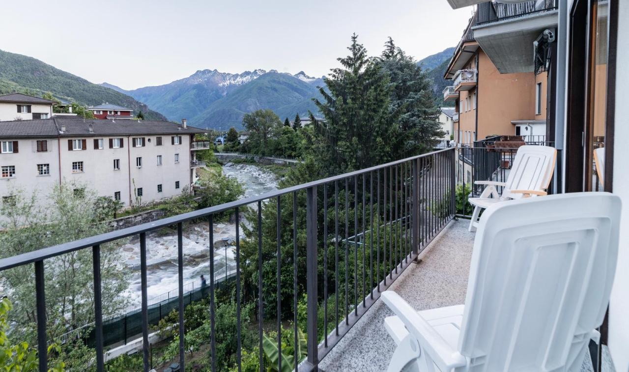 La Casa Sul Fiume Chiavenna Exterior foto